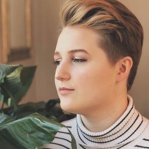 Meet your Posher, Faith